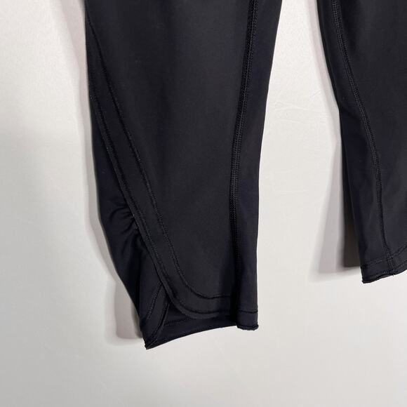 Lululemon Womens 4 Black Tulip Back Hem Cropped Capri Leggings Workout - Picture 9 of 11